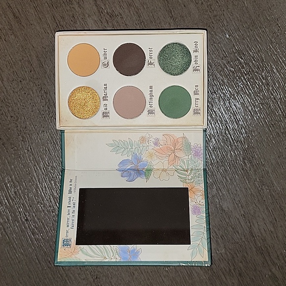 2 FOR $20. Storybook Cosmetics "Robin Hood" Eyeshadow Palette - Picture 3 of 5